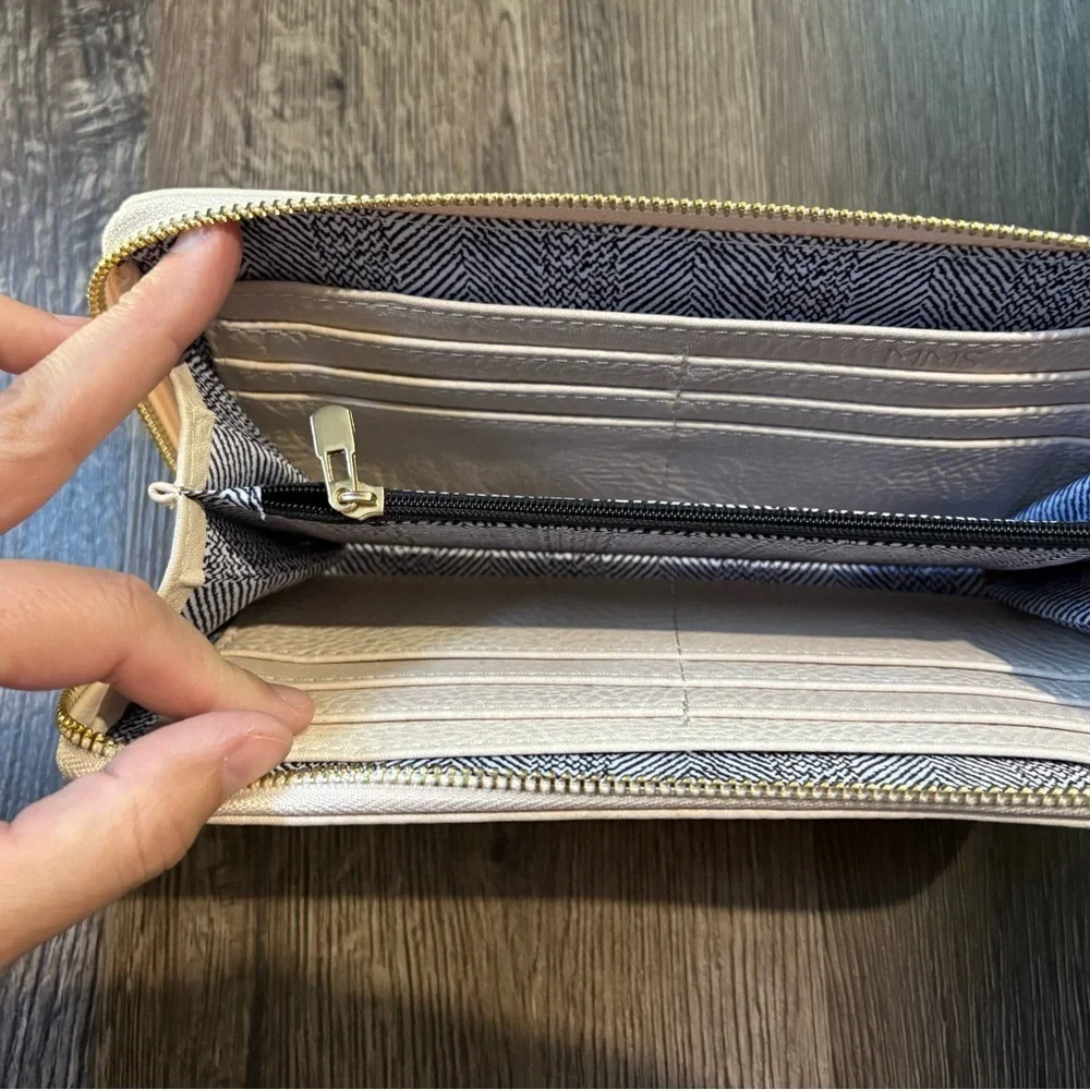 2 Clutches for 1 – Black & Cream – Good Condition